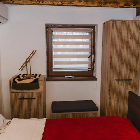 Salaṣtrikic 2 Apartman *